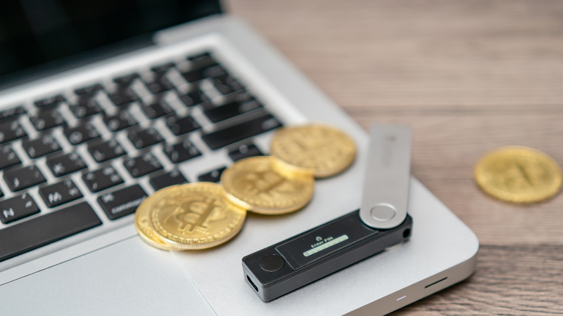 Lommebøker for maskinvare vs lommebøker for programvare.